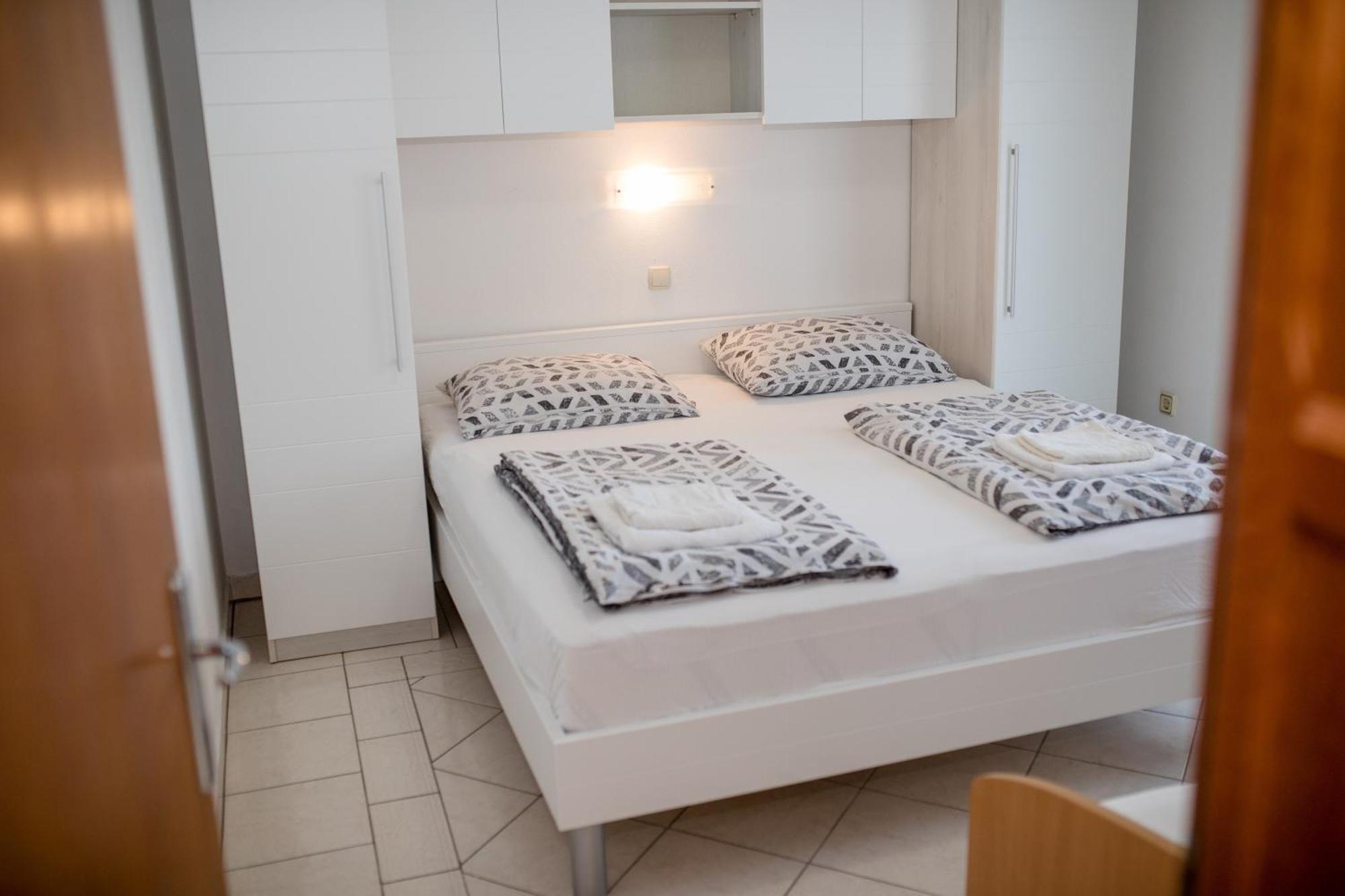 Apartments And Rooms By The Sea Supetarska Draga - Gornja, Rab - 11579 Quarto foto