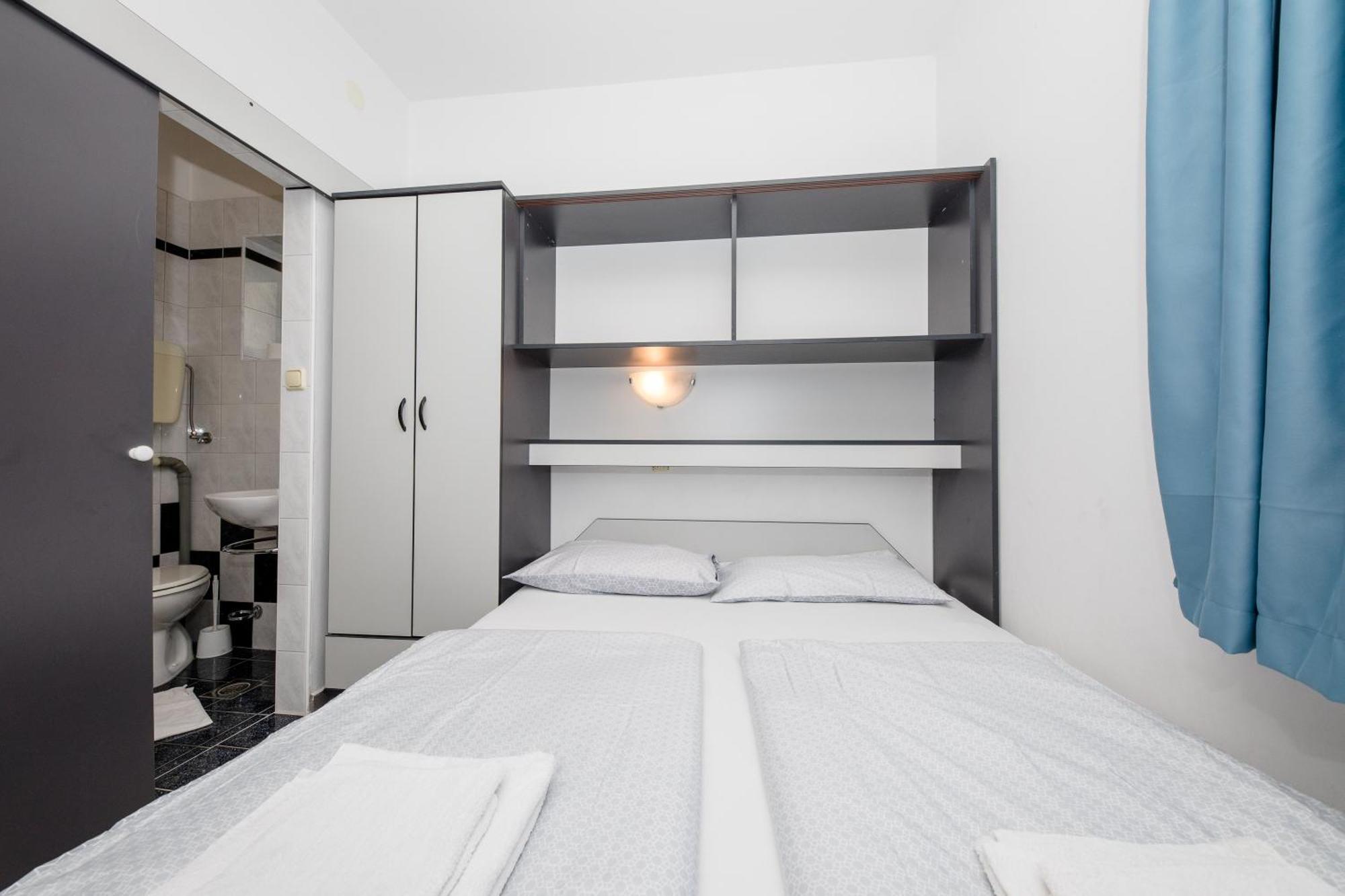 Apartments And Rooms By The Sea Supetarska Draga - Gornja, Rab - 11579 Quarto foto