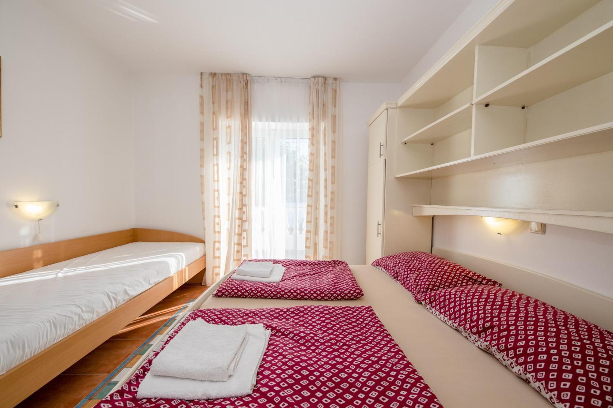 Apartments And Rooms By The Sea Supetarska Draga - Gornja, Rab - 11579 Quarto foto