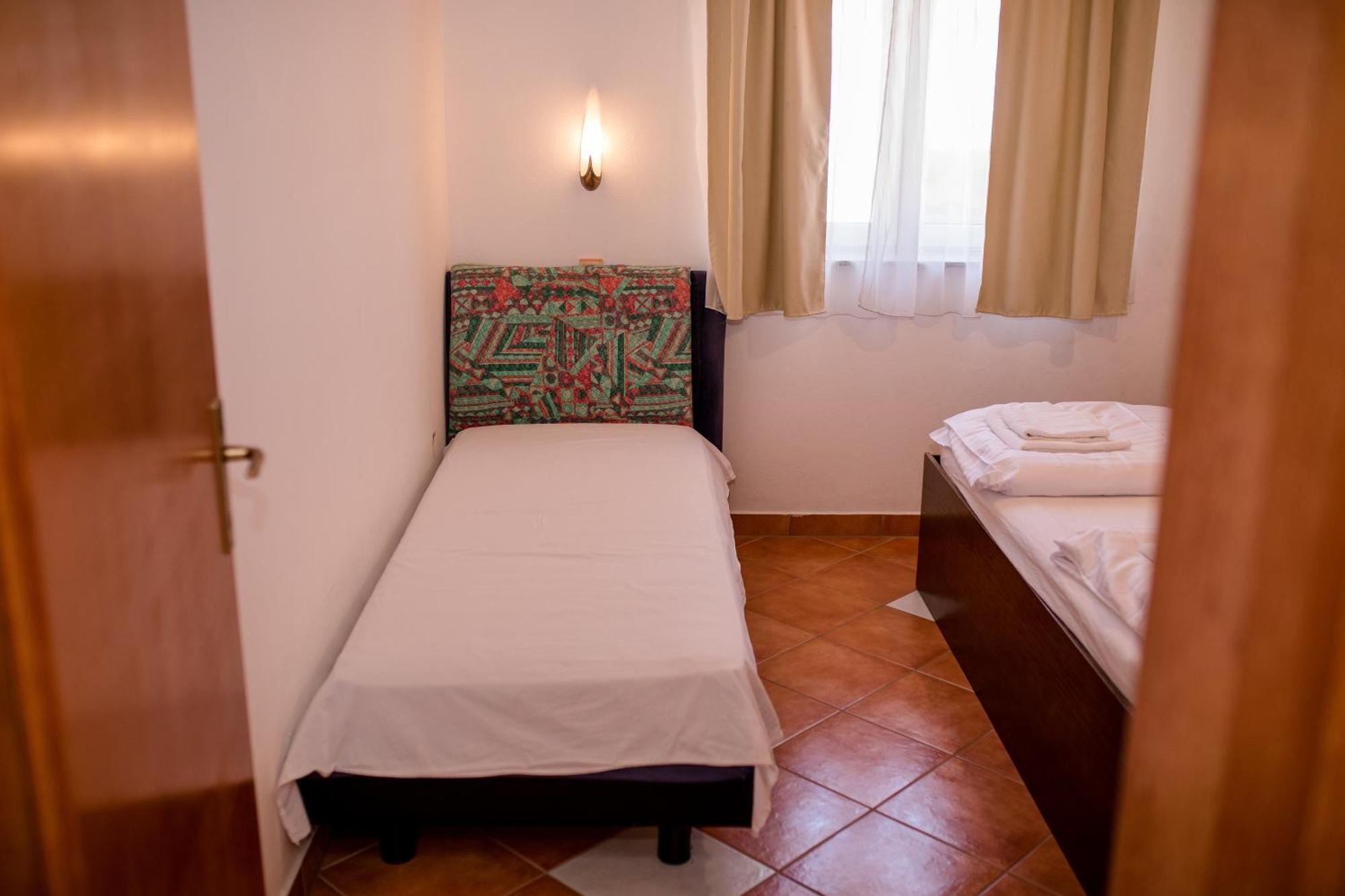 Apartments And Rooms By The Sea Supetarska Draga - Gornja, Rab - 11579 Quarto foto